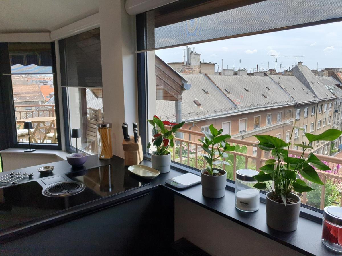 Modern Top Floor Loft With Balcony Budapest Exterior foto